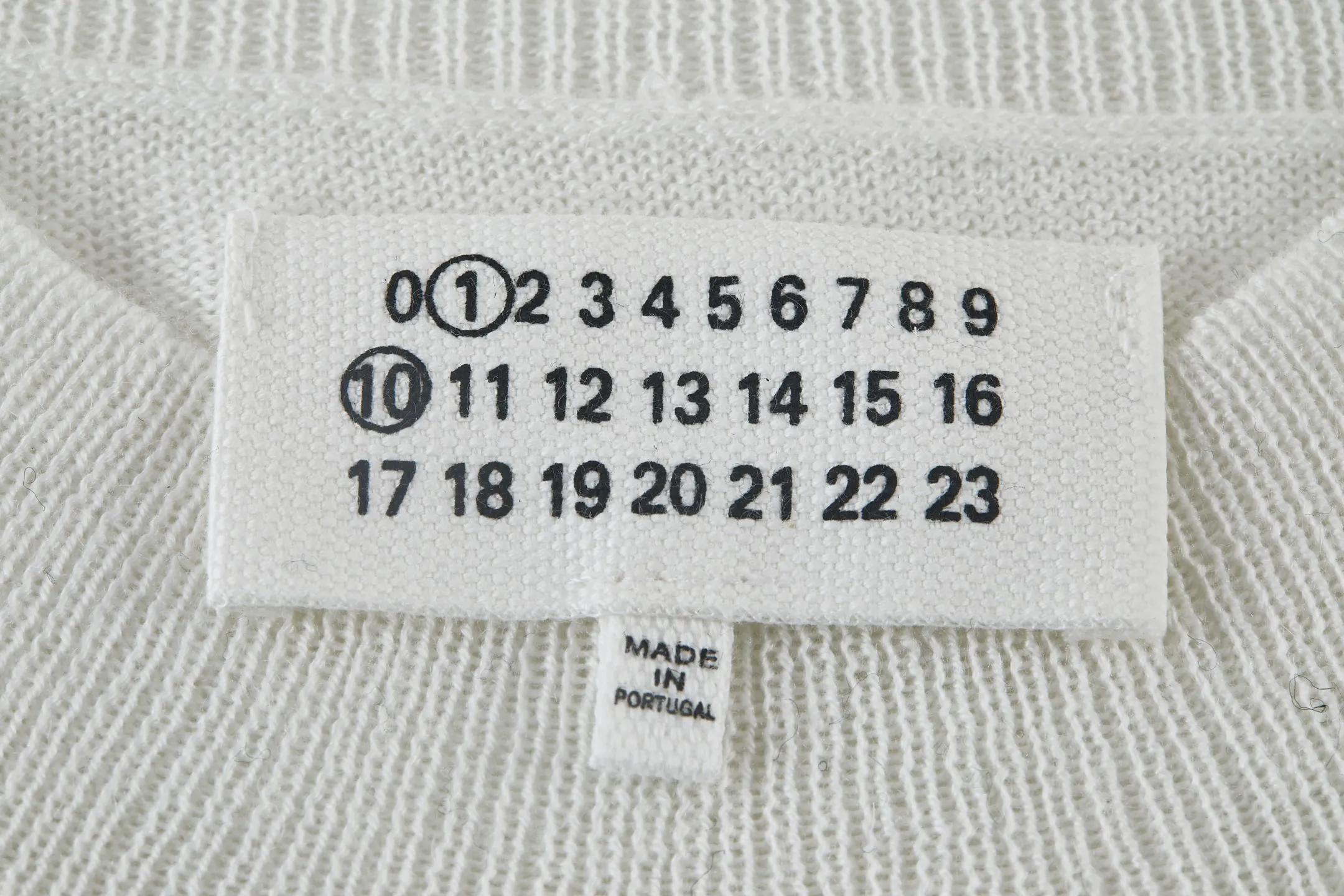 MM 6 （White） 2,628 ， 50 ， 14 。 ， 。 14 ， ， 。 120 。 - - 。 Size:S-M-L-XL